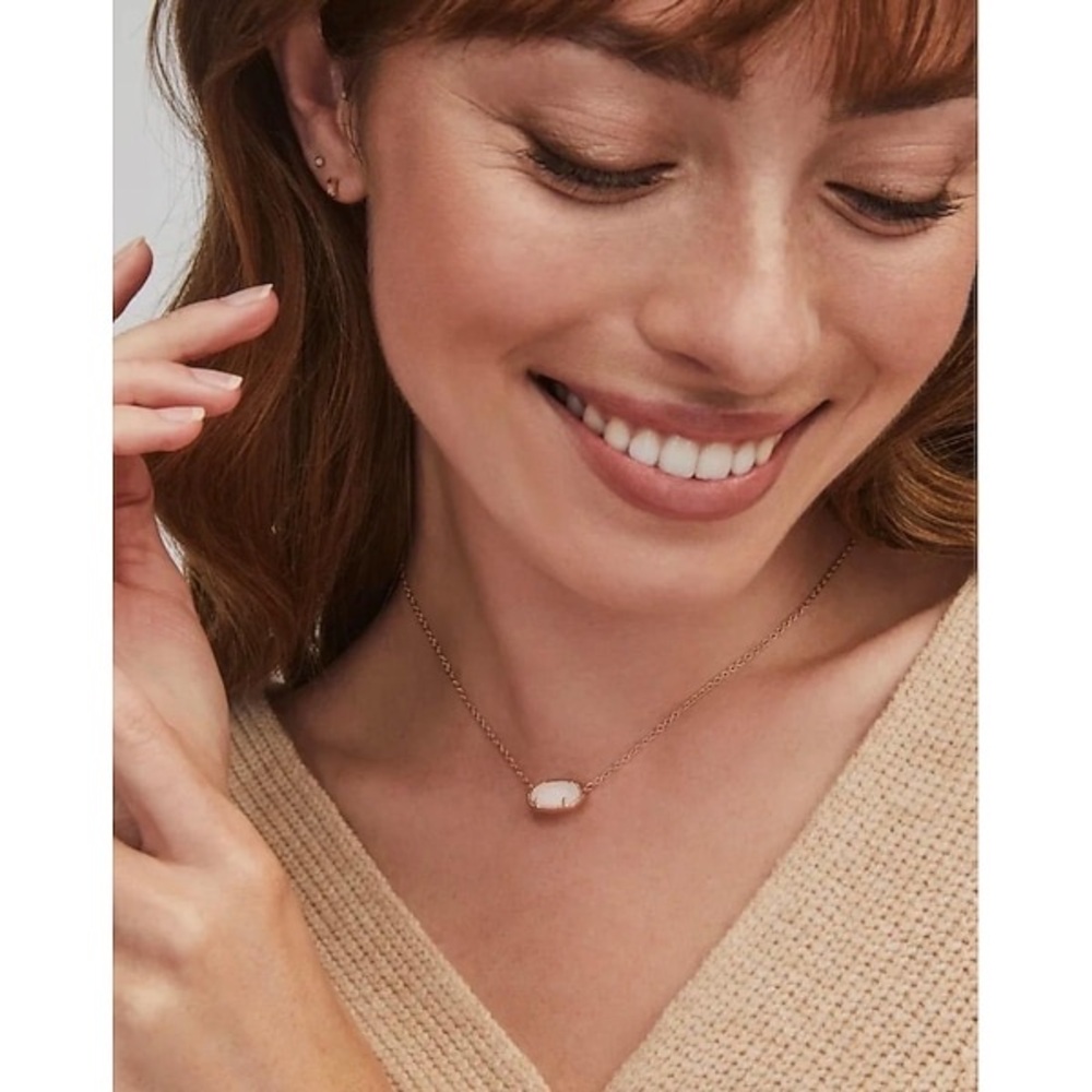 Kendra Scott Elisa Gold Pendant Necklace in Iridescent Drusy